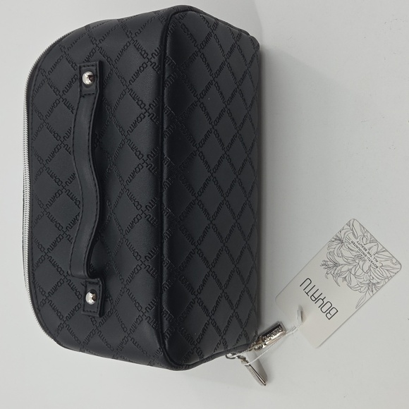 Black Checkered Toiletry Bag With Multiple Compartments - Picture 16 of 16